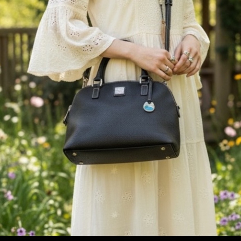 Final Sales, Bundle!!✨DOONEY & BOURKE✨ Pebbled Leather Black Crossbody Satchel